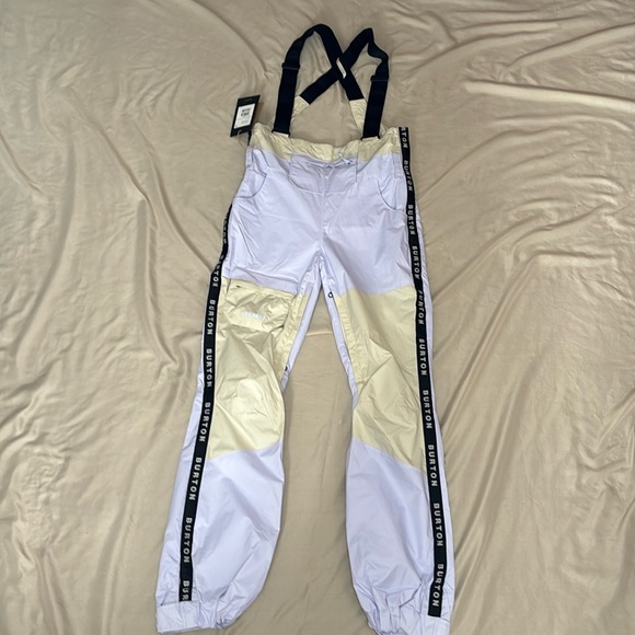 Burton Avalon women’s XS snowboard ski overall bib pant colour: elderberry - Picture 1 of 9